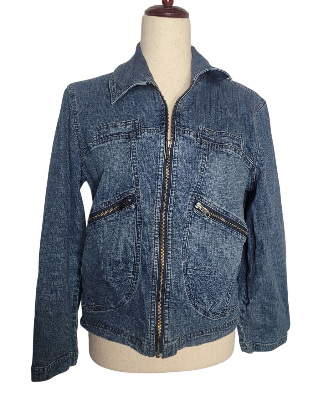 Blue Willi's denim jacket  full-zip closure  distinct zippered pock Sz Medium